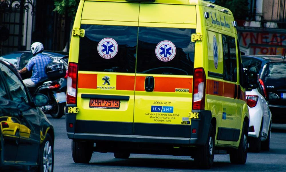 Χαλάνδρι: Σοβαρό τροχαίο με δύο οχήματα - Απεγκλωβίστηκε 50χρονος, εξαφανίστηκε ο ένας οδηγός